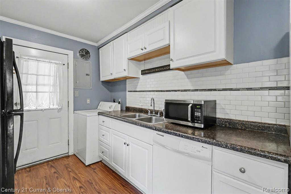 7908 Clippert Street Property Photo 7