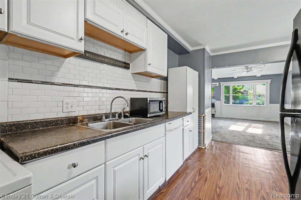 7908 Clippert Street Property Photo 8
