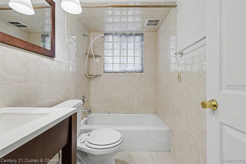 7908 Clippert Street Property Photo 16