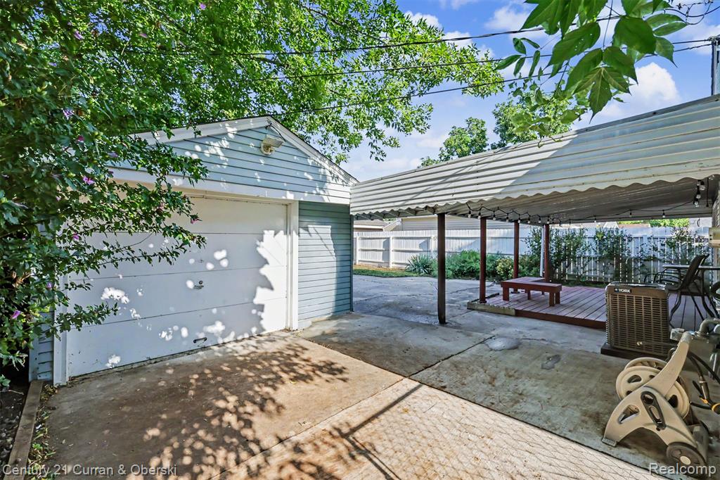 7908 Clippert Street Property Photo 17