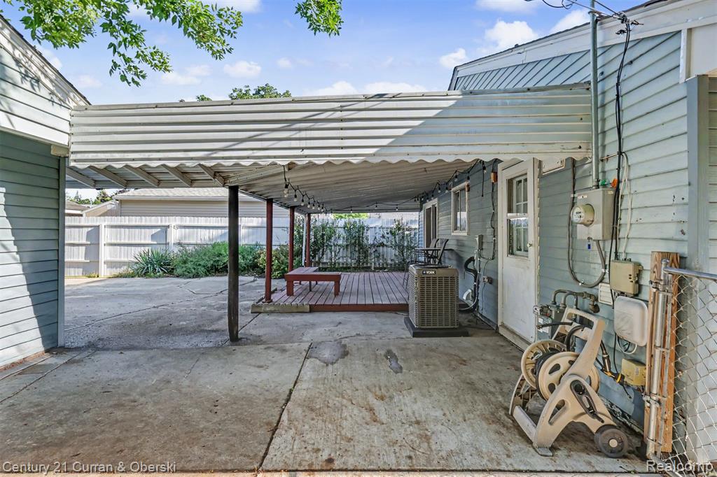 7908 Clippert Street Property Photo 18