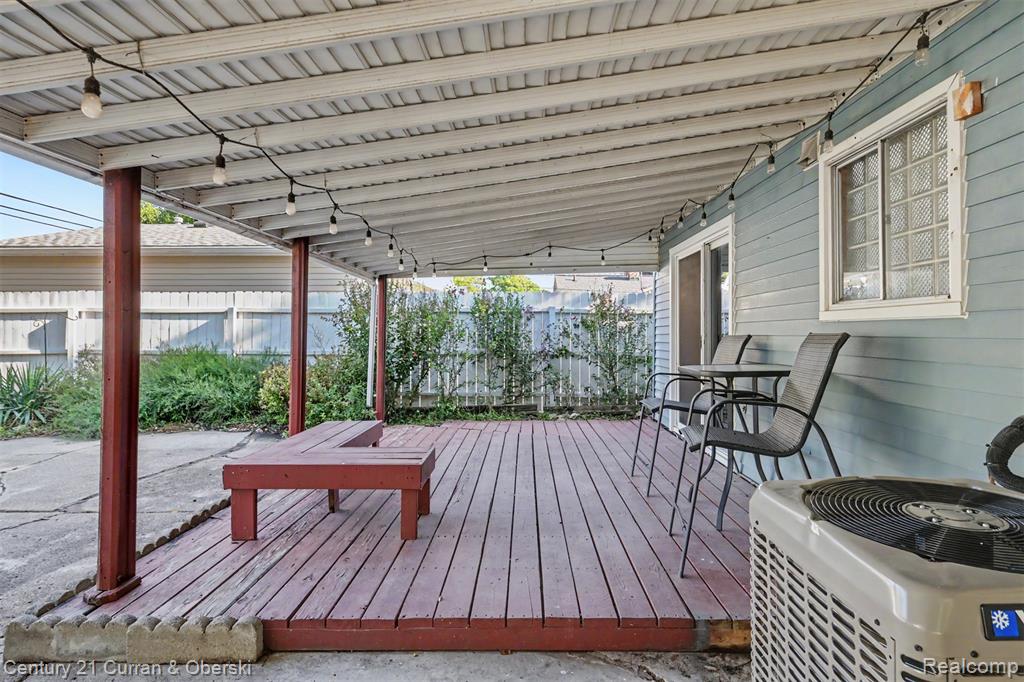 7908 Clippert Street Property Photo 19