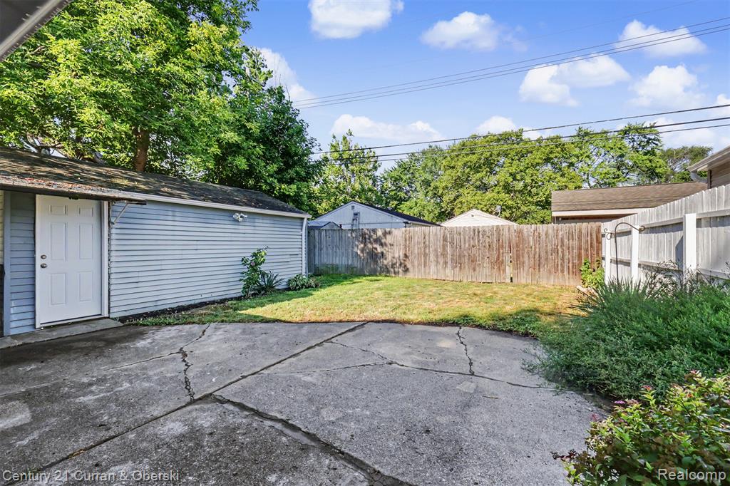 7908 Clippert Street Property Photo 21