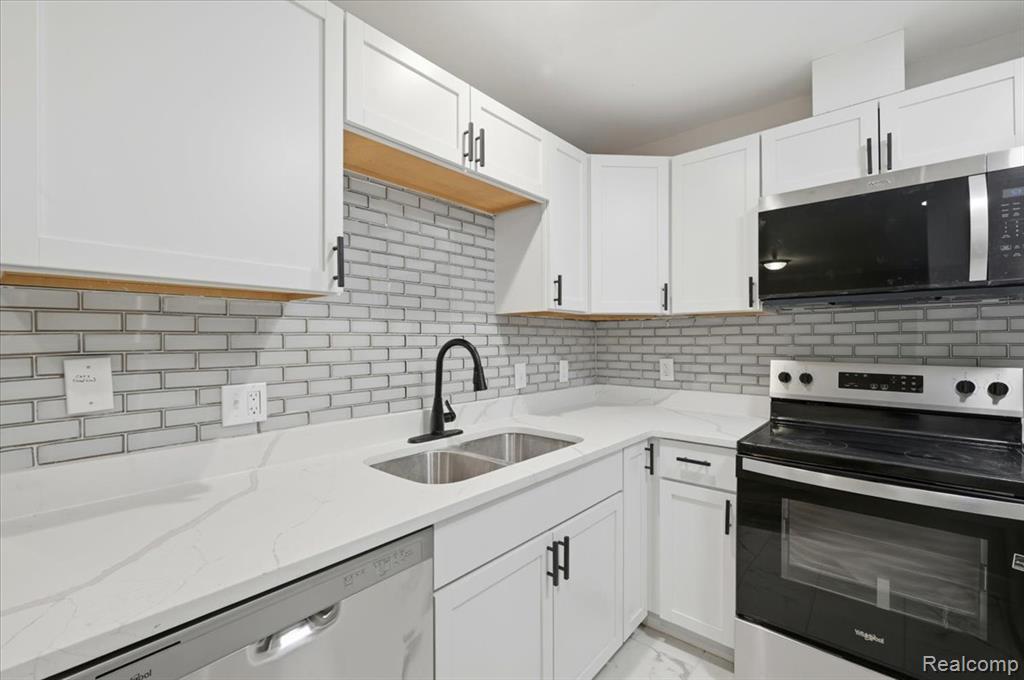 1665 Campau Farms Circle Property Photo 20