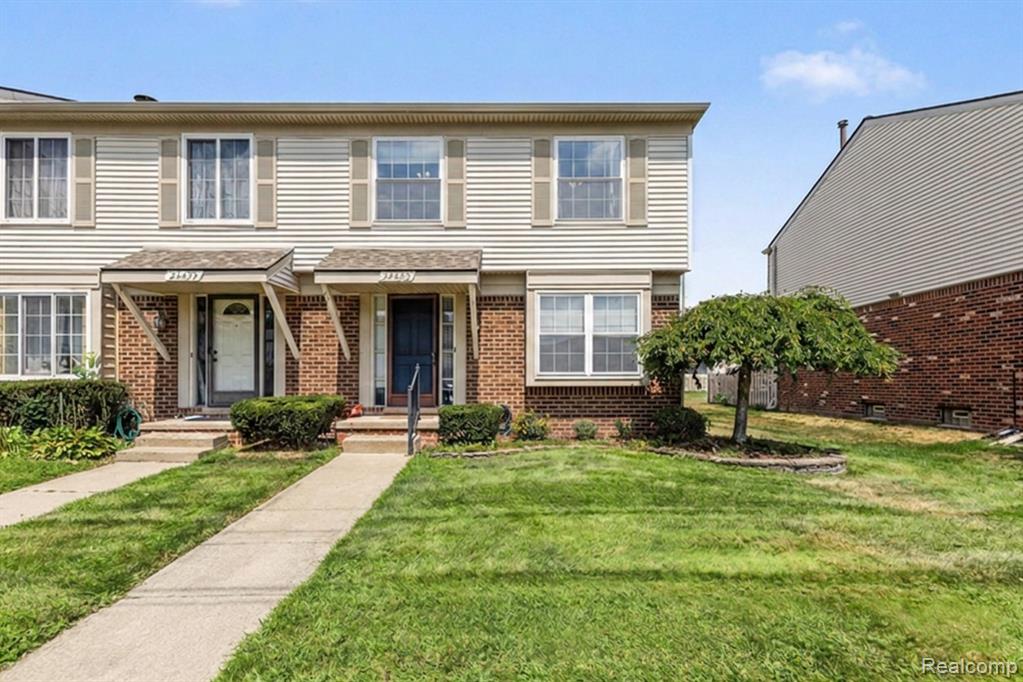24483 Bashian Drive Property Photo 1