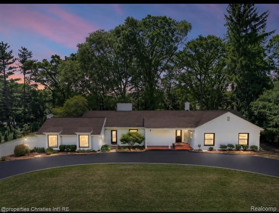 1257 Charrington Road Property Photo 1