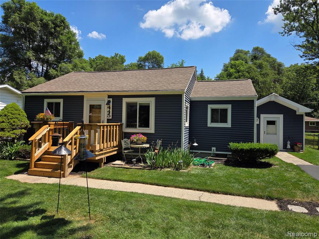 445 Clark Road Property Photo 1