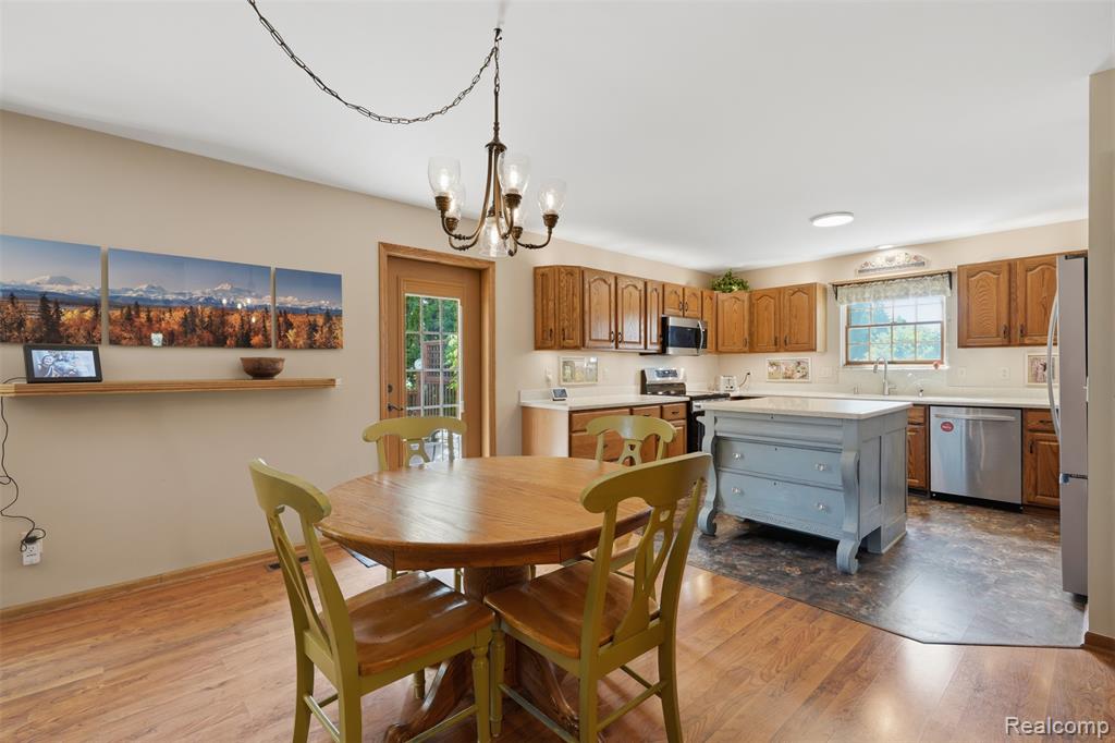 9380 Englishman Drive Property Photo 16