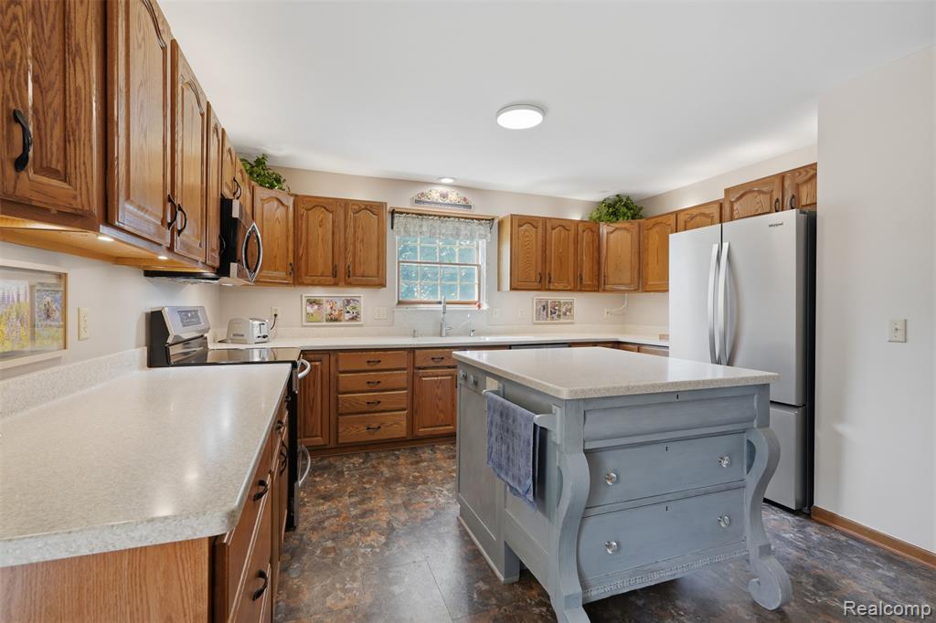 9380 Englishman Drive Property Photo 19