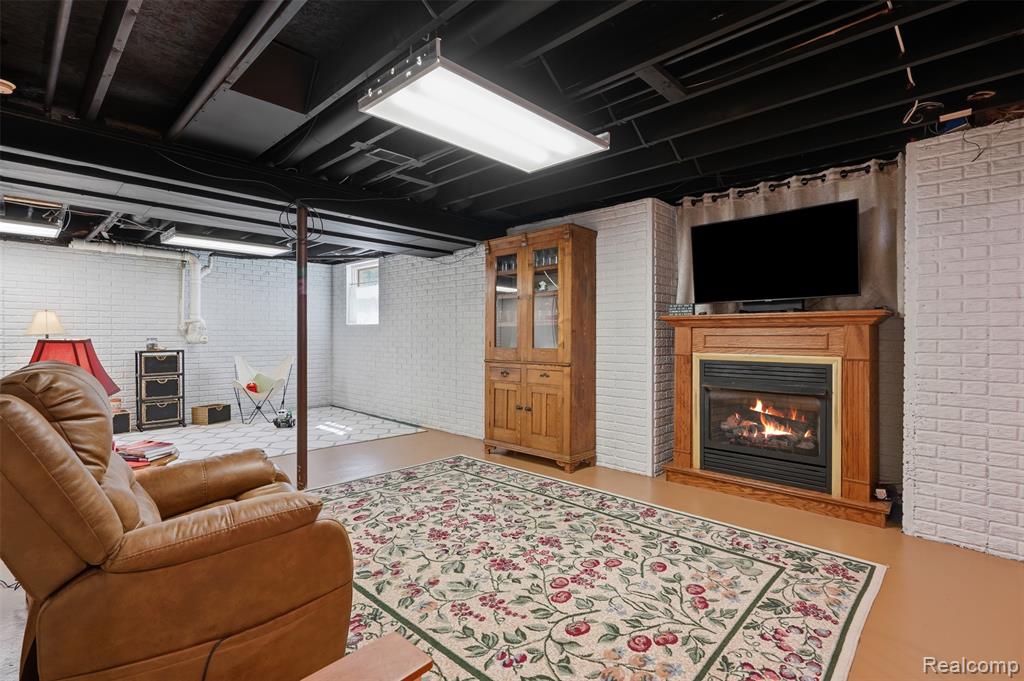 9380 Englishman Drive Property Photo 32