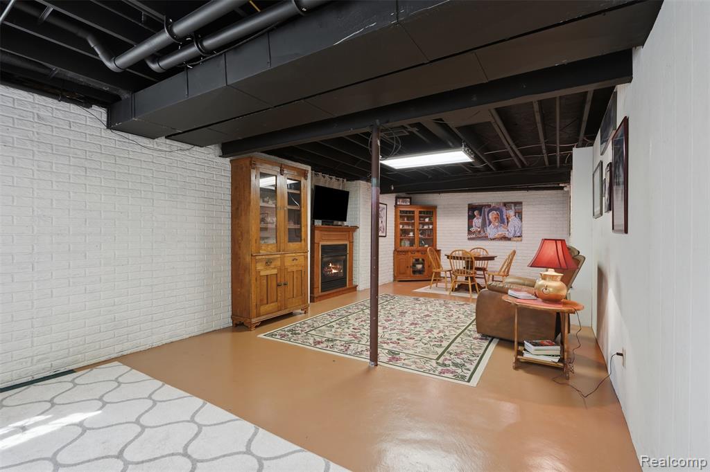 9380 Englishman Drive Property Photo 34
