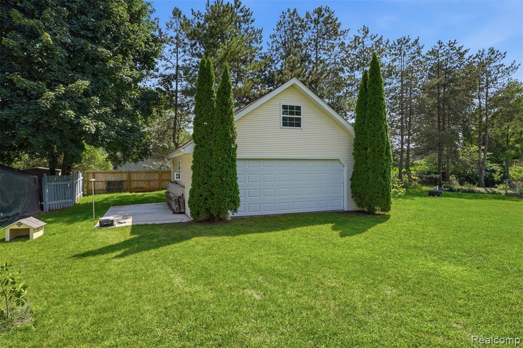 9380 Englishman Drive Property Photo 44