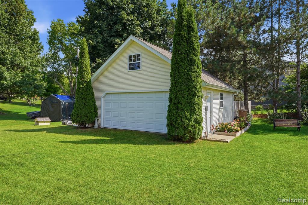9380 Englishman Drive Property Photo 45