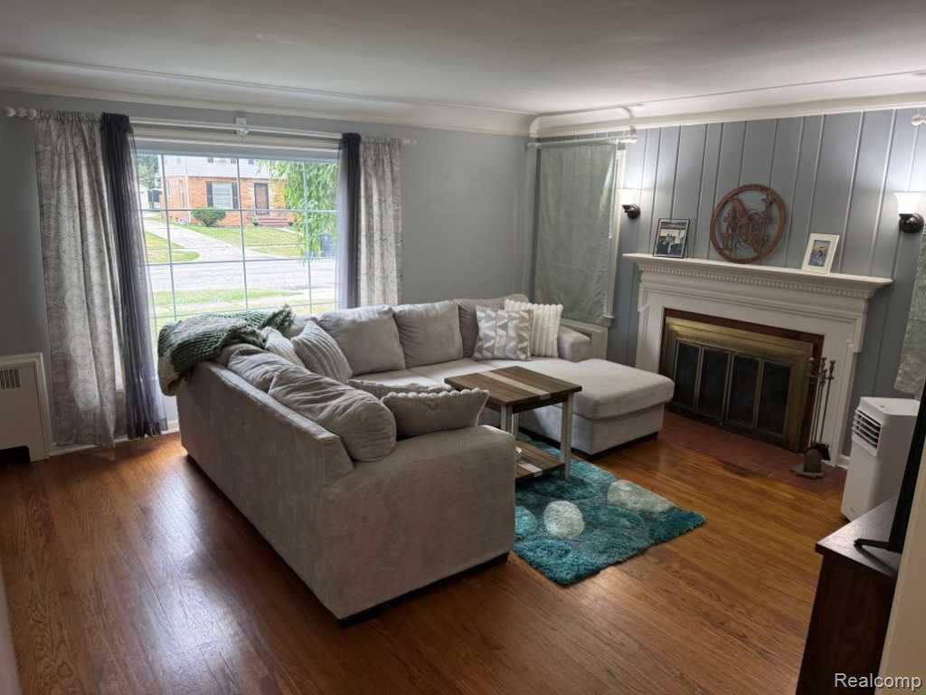724 Kensington Avenue Property Photo 3