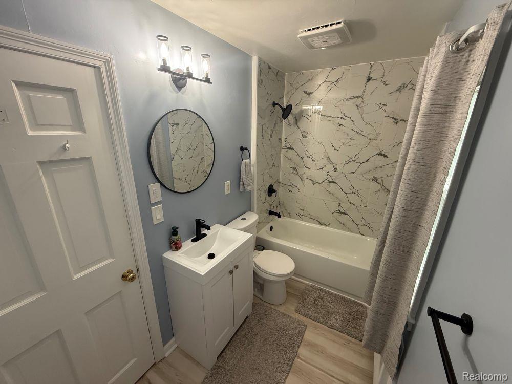 724 Kensington Avenue Property Photo 5