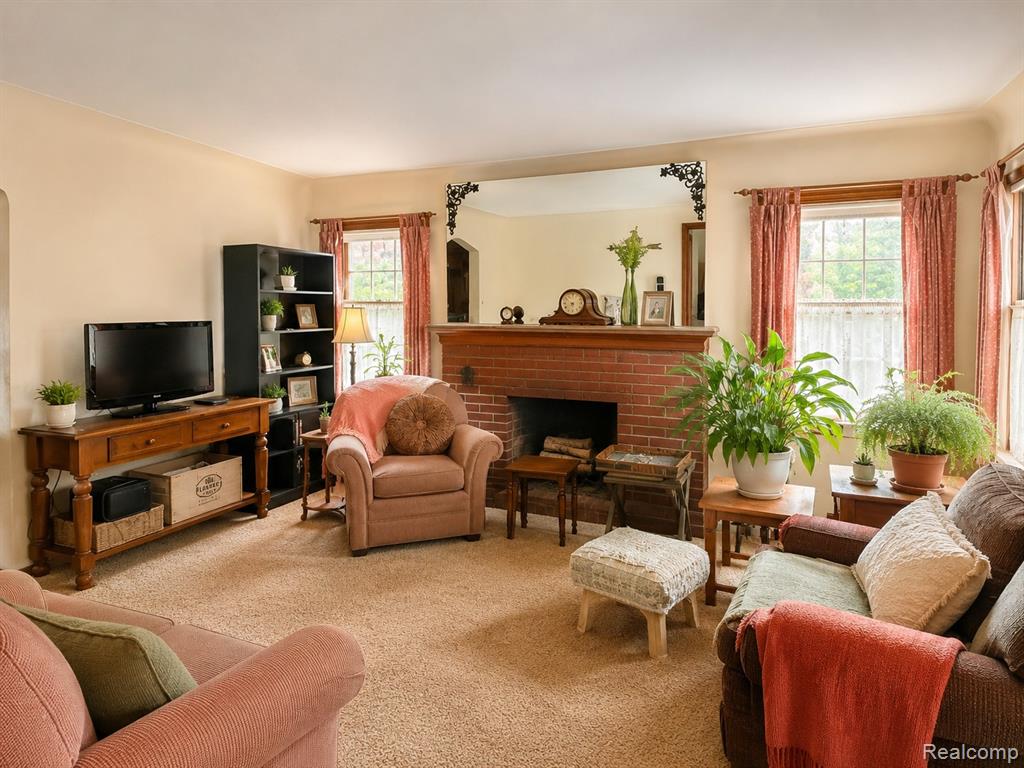 1313 E 5th Street Property Photo 4