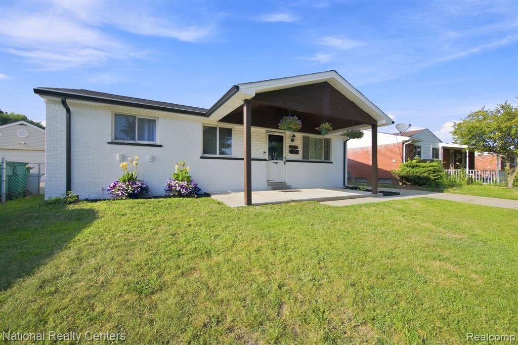 38030 Westvale Street Property Photo 5