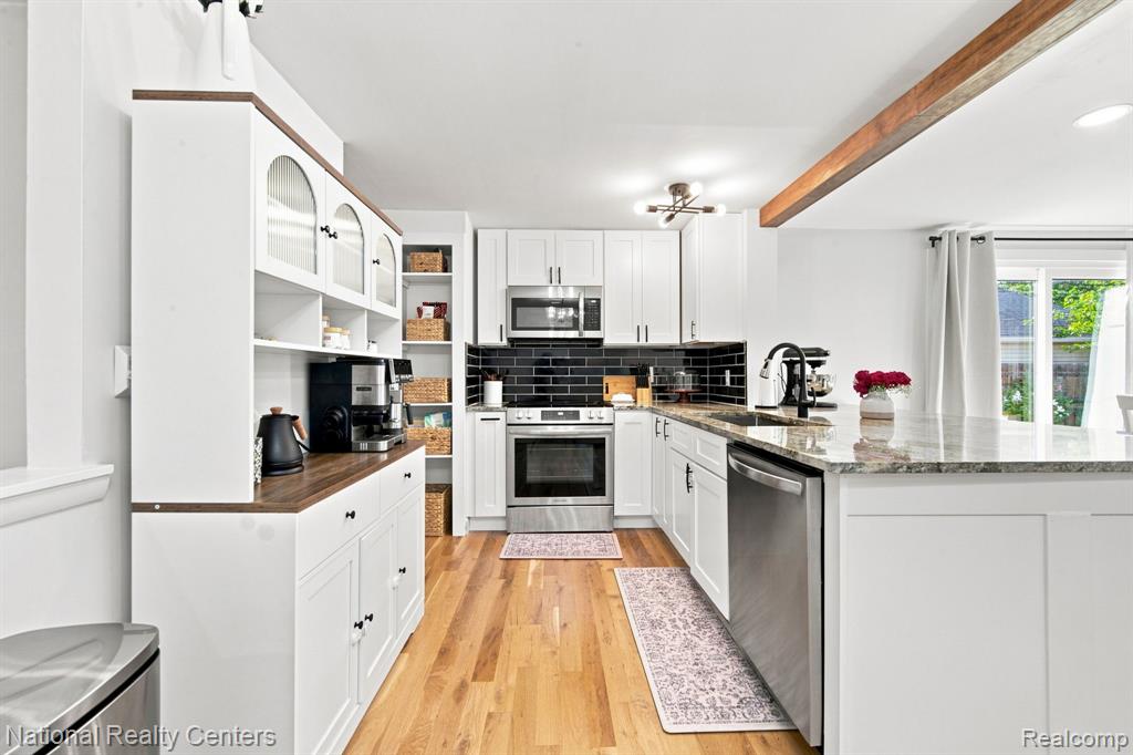 38030 Westvale Street Property Photo 10