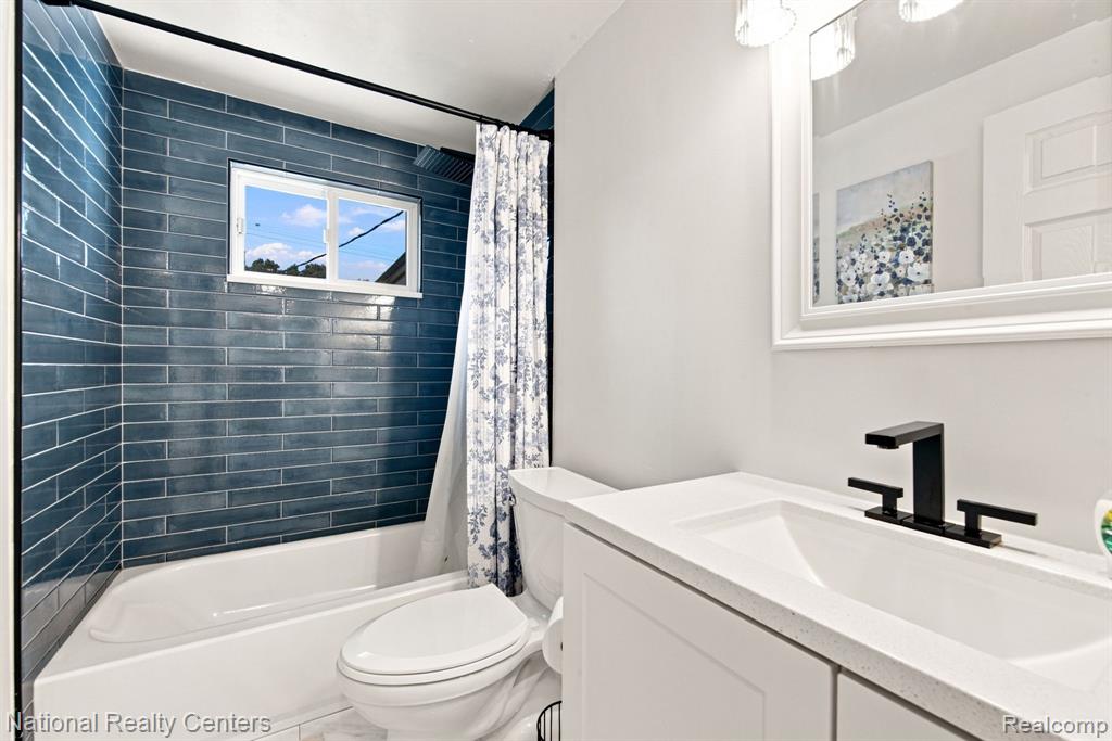 38030 Westvale Street Property Photo 22