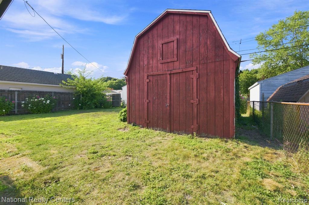 38030 Westvale Street Property Photo 27