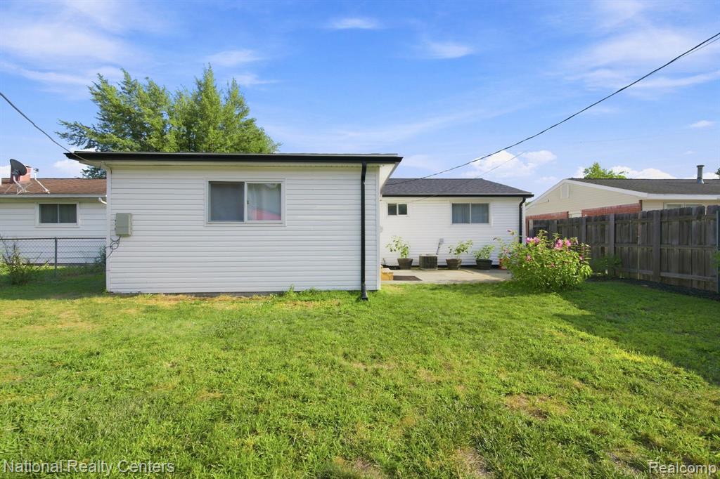 38030 Westvale Street Property Photo 28
