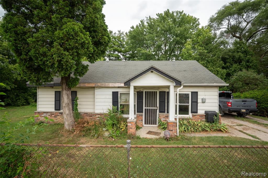 22211 Grandy Street Property Photo 1
