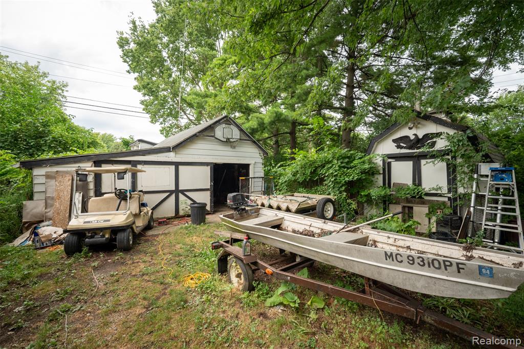 22211 Grandy Street Property Photo 18