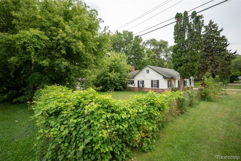 22211 Grandy Street Property Photo 20