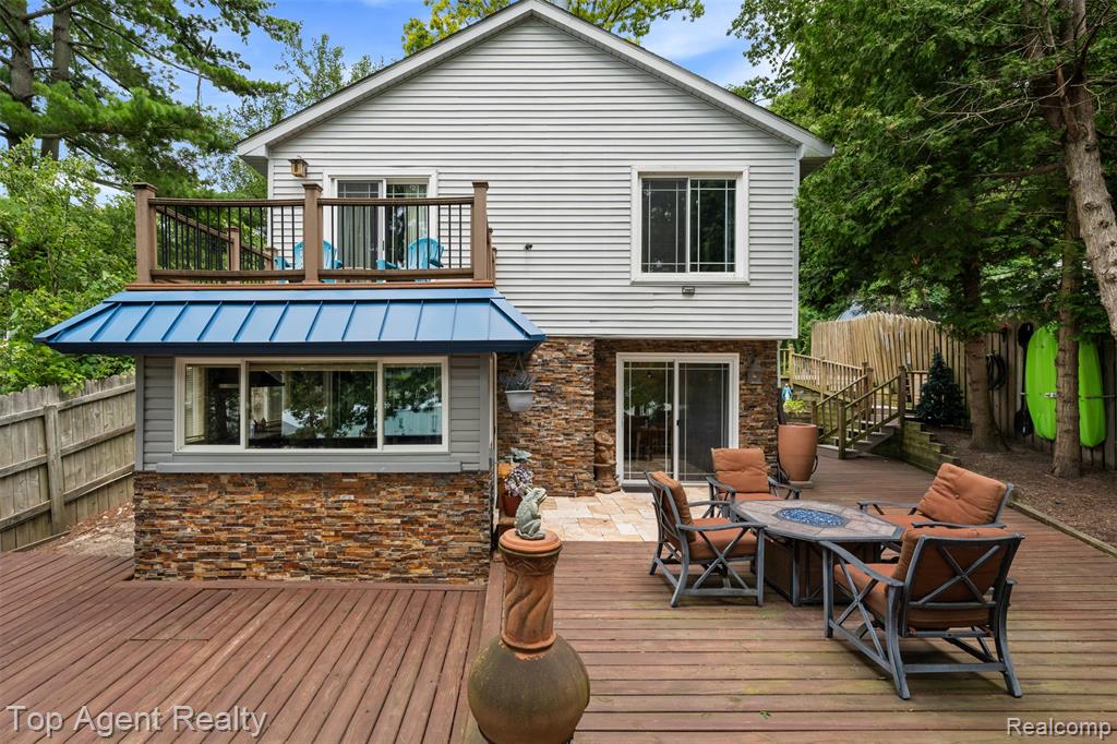 312 Beach Drive Property Photo 1