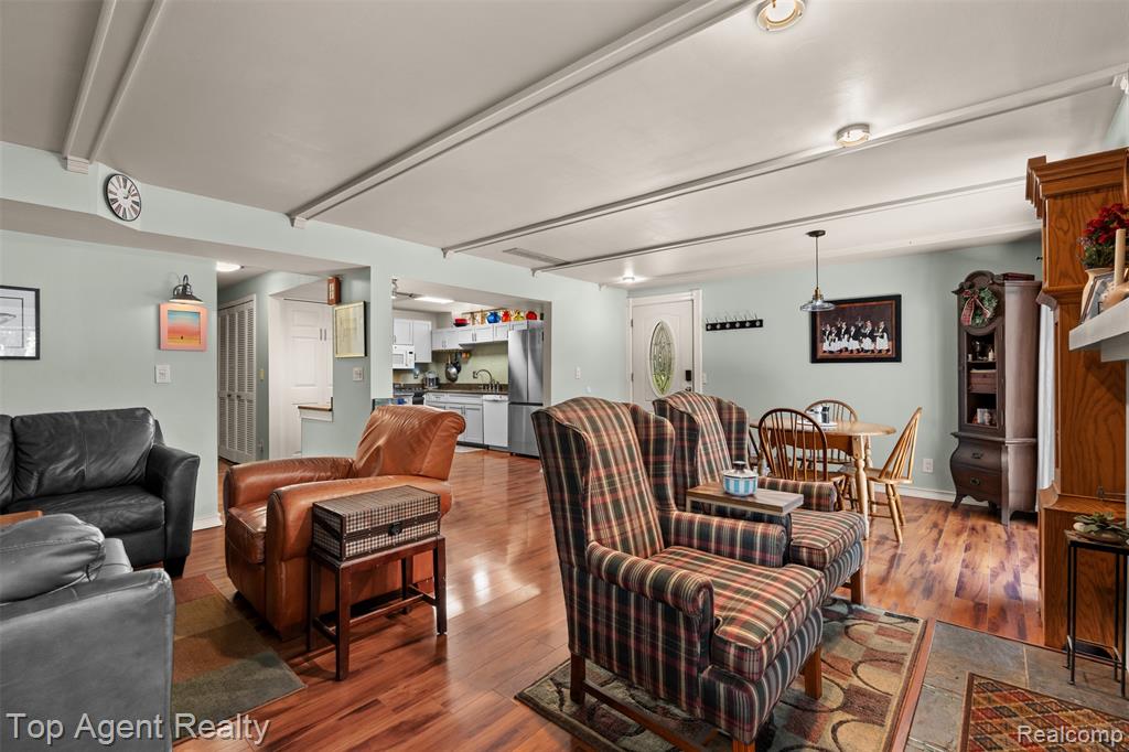 312 Beach Drive Property Photo 13