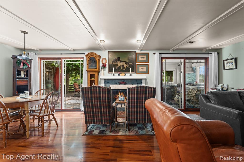 312 Beach Drive Property Photo 14