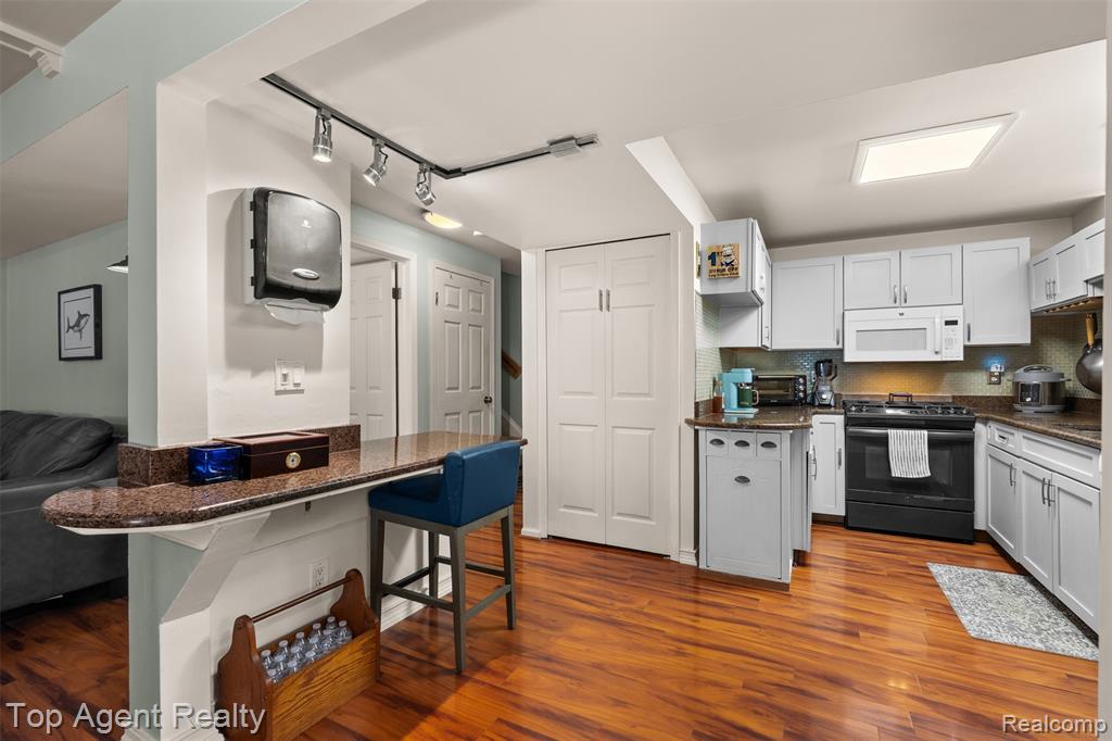 312 Beach Drive Property Photo 15