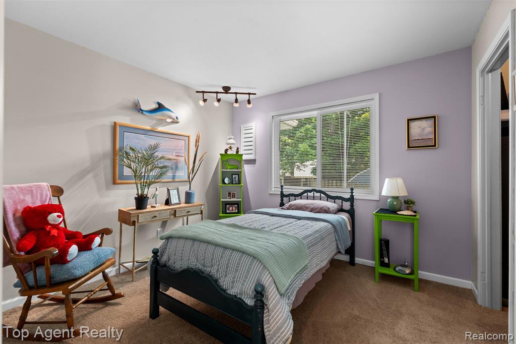 312 Beach Drive Property Photo 28