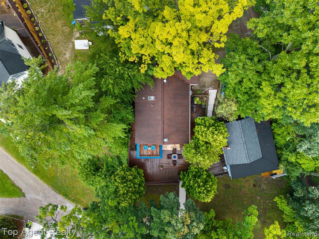 312 Beach Drive Property Photo 42