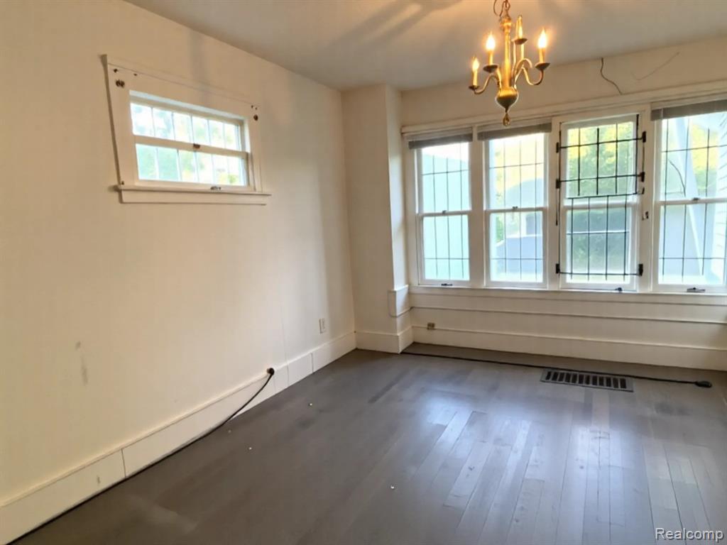 601 Westminster Street Property Photo 10