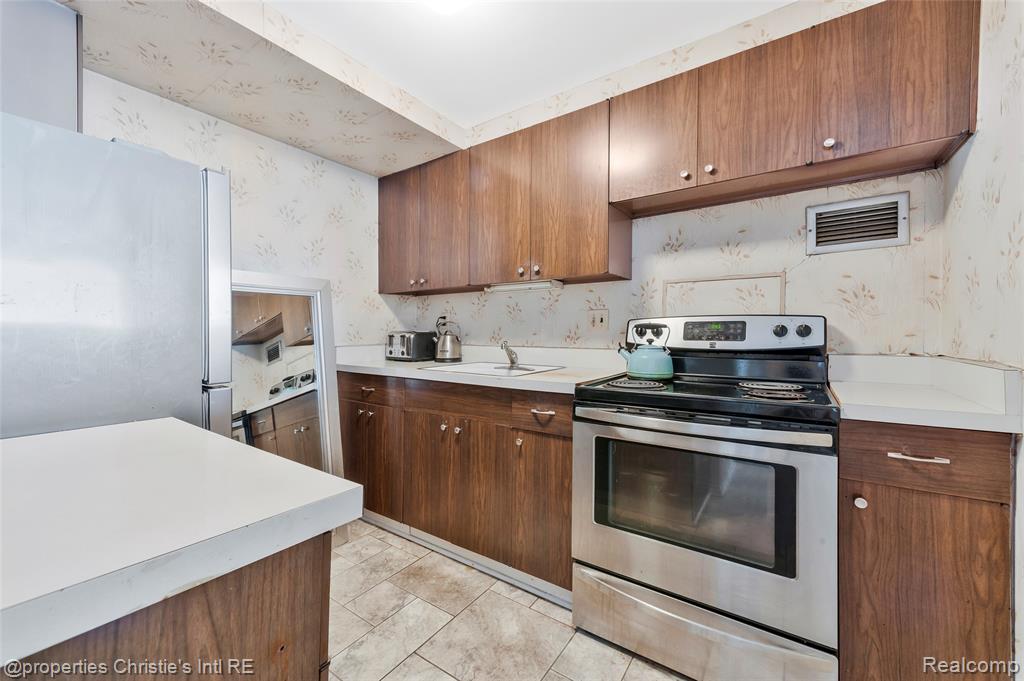 1300 E Lafayette Street Property Photo 5