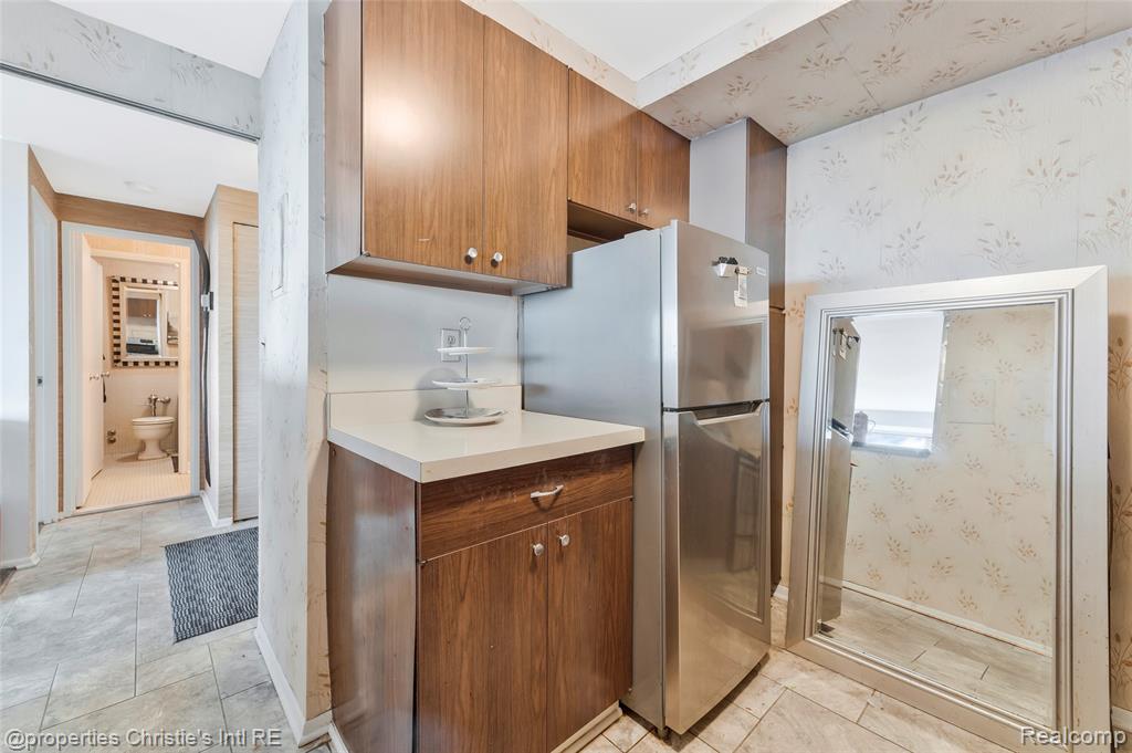 1300 E Lafayette Street Property Photo 6