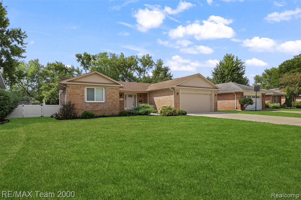 44001 S Umberland Circle Property Photo 1