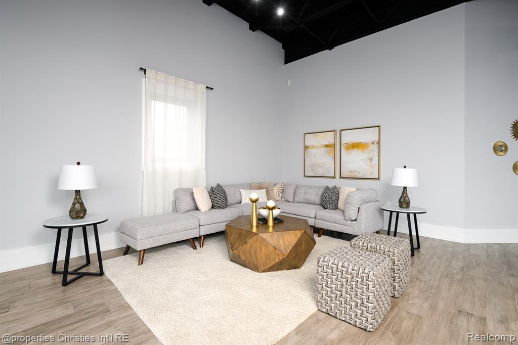 32686 Woodward Avenue Property Photo 1