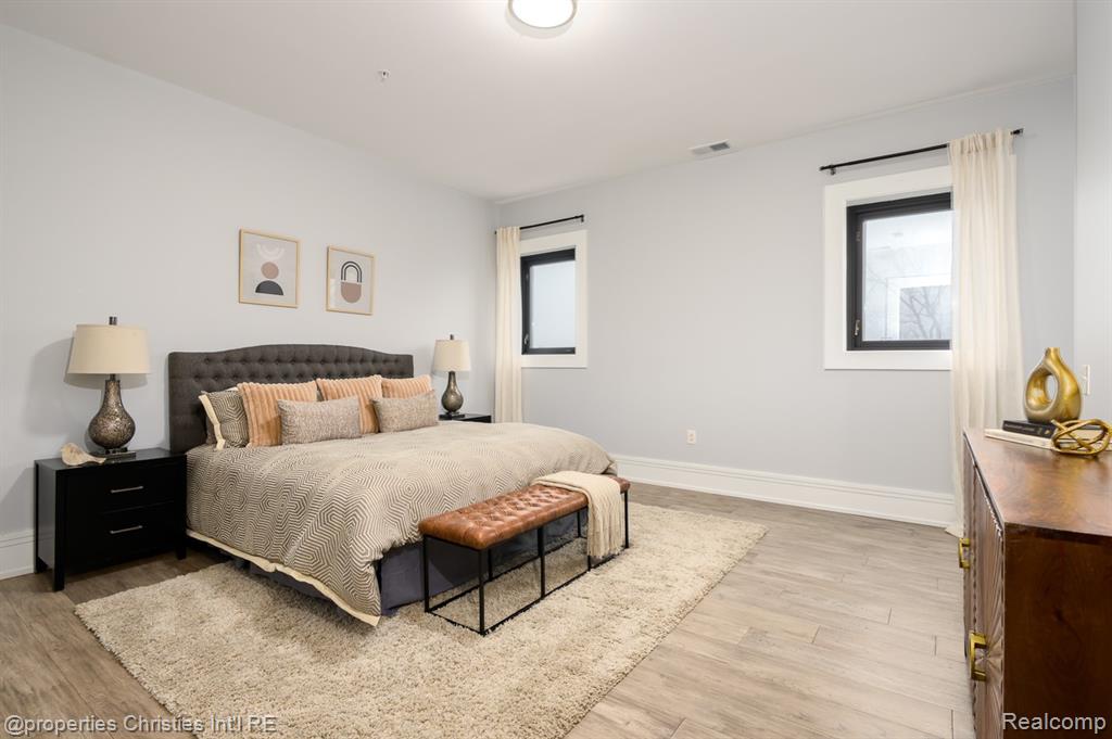 32686 Woodward Avenue Property Photo 9
