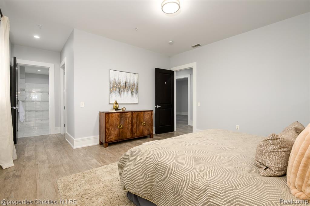 32686 Woodward Avenue Property Photo 10