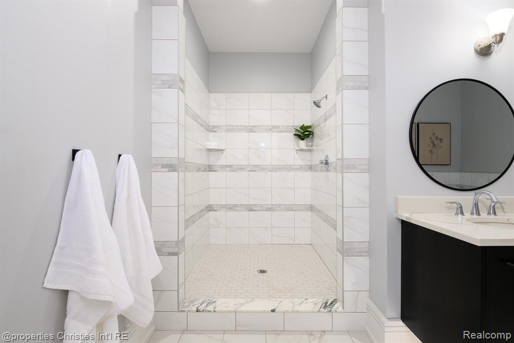 32686 Woodward Avenue Property Photo 15