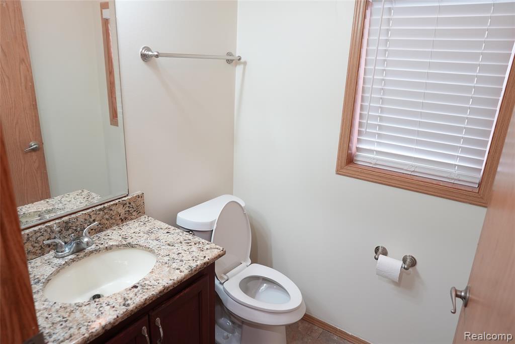 2018 John R Road Property Photo 7