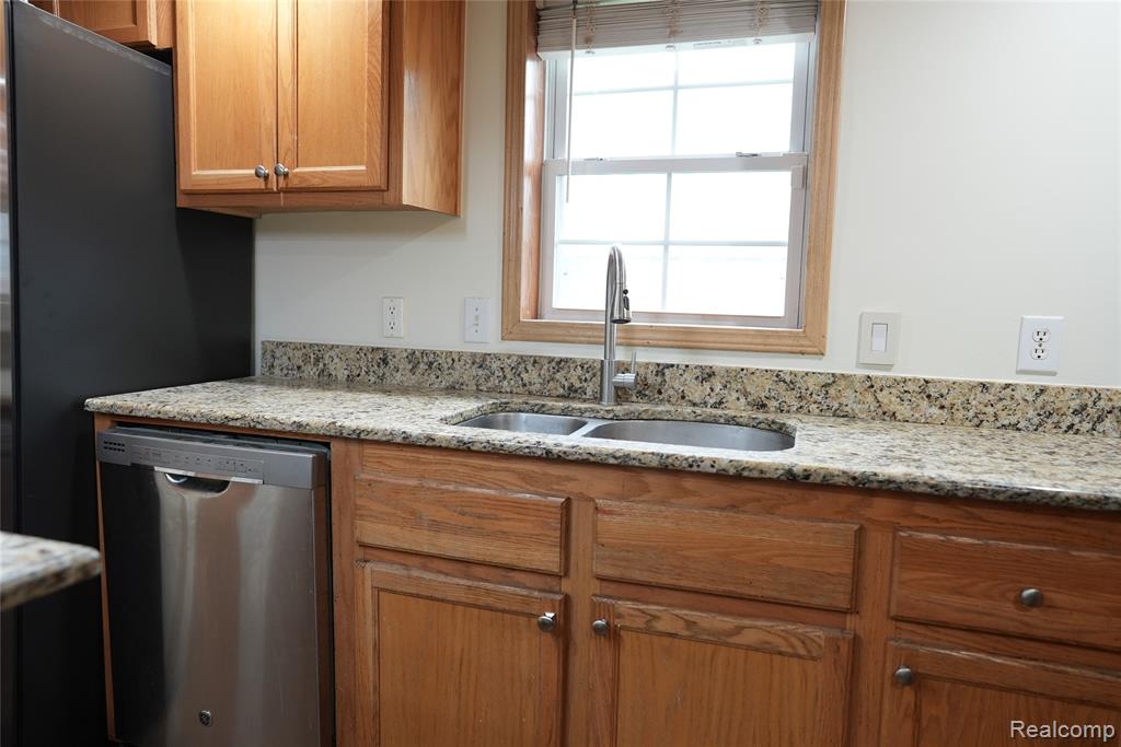 2018 John R Road Property Photo 16
