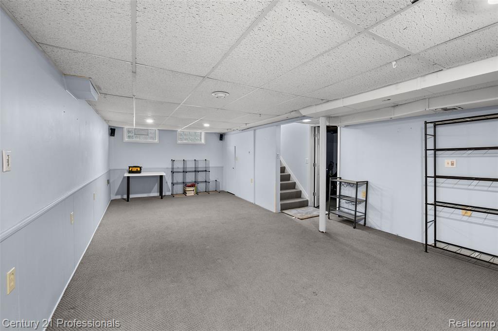 2712 N Vermont Avenue Property Photo 31
