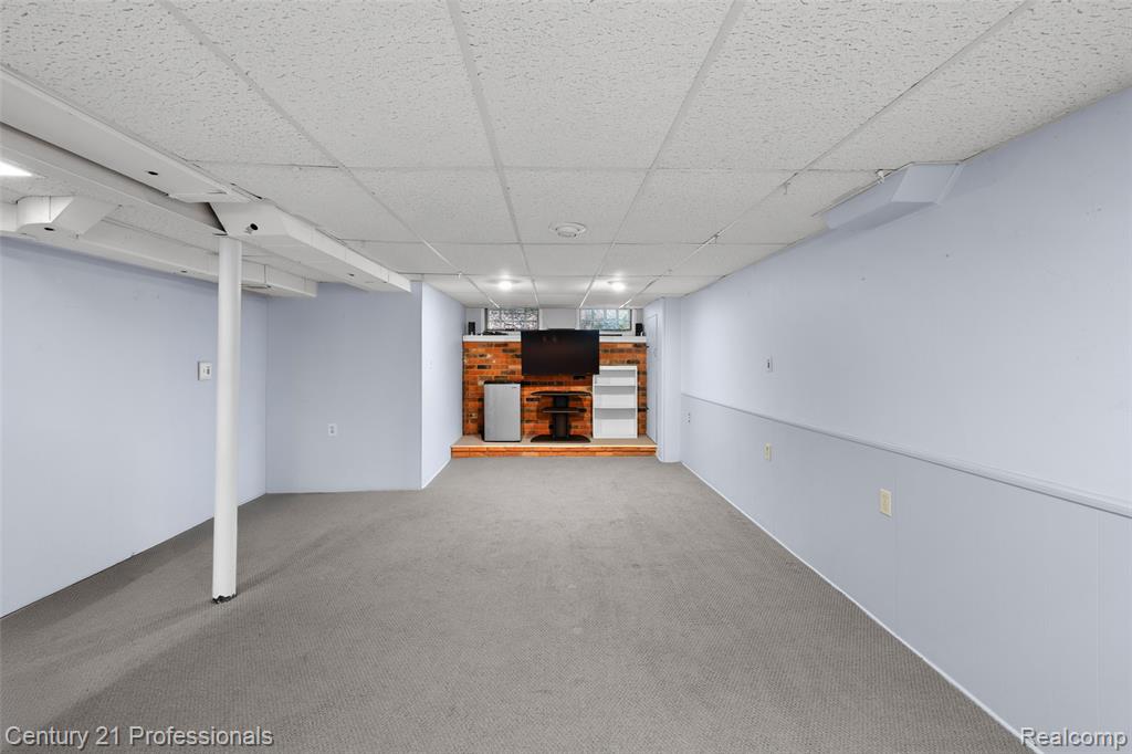 2712 N Vermont Avenue Property Photo 33