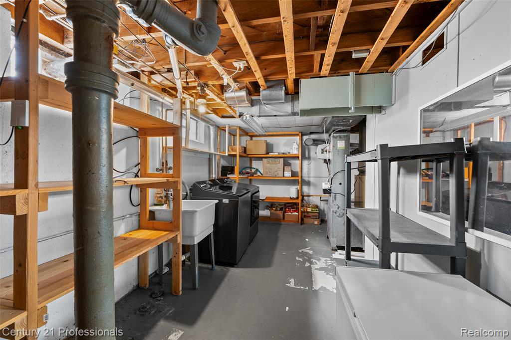 2712 N Vermont Avenue Property Photo 36