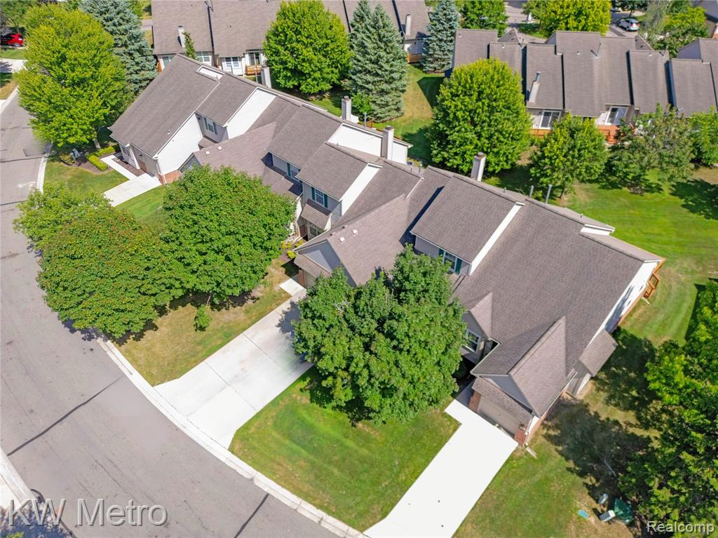41874 Cantebury Drive Property Photo 1