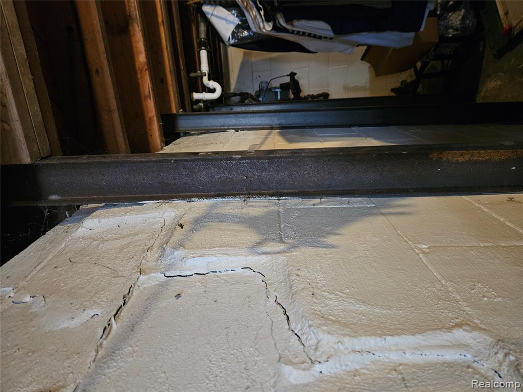 20715 Moross Road Property Photo 8