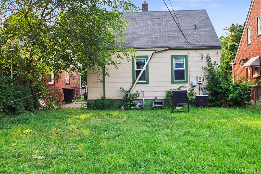 3145 S Liddesdale Street Property Photo 2